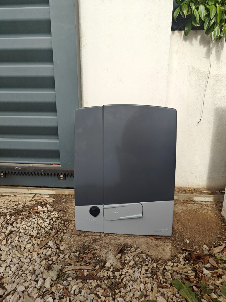 Installation d’un Moteur CAME 24 Volts pour Portail Coulissant à Saint-Cyr-sur-Mer